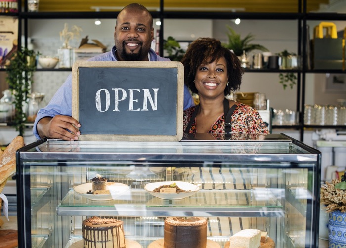 Lawyer finds sweet success with cake business | CNN Business